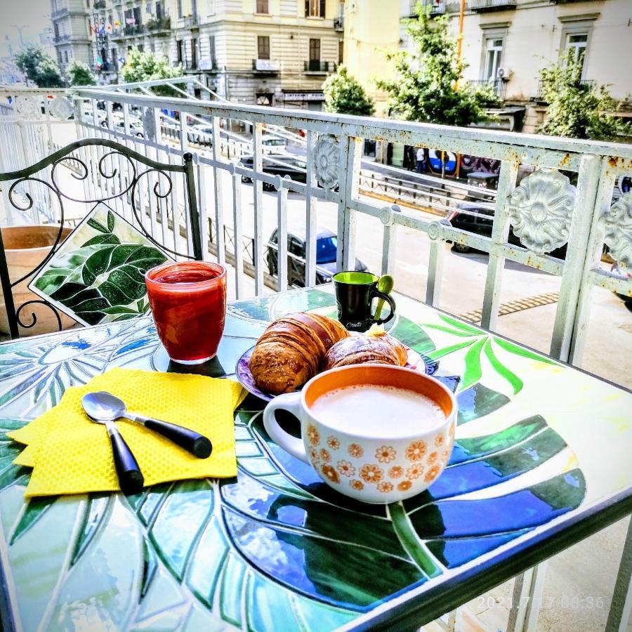 Napoli Naif Bed and Breakfast Buitenkant foto